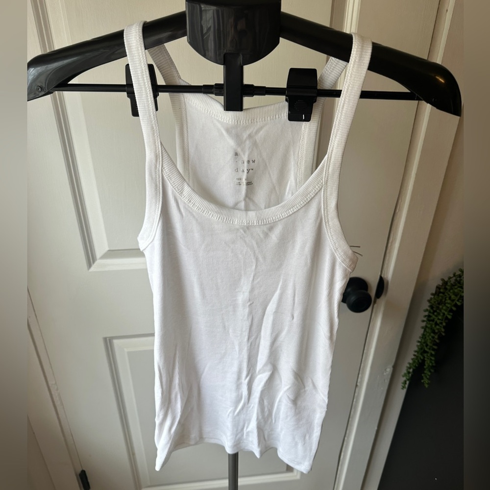 A New Day Women’s White Tank Top Size M NWOT